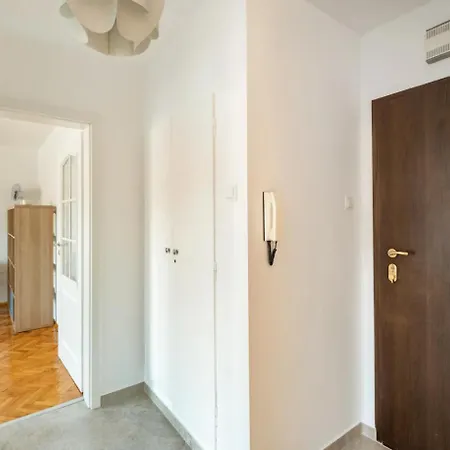 Lovely 1-bdr With View Of Cathedral