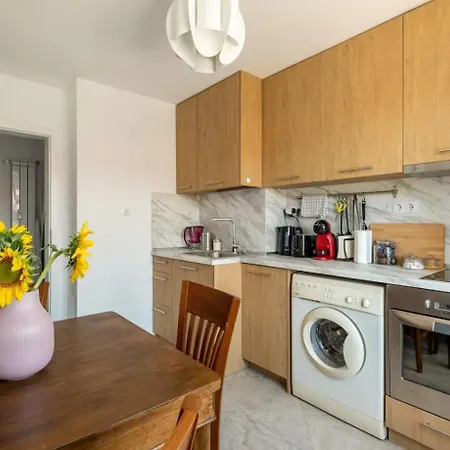 Lovely 1-bdr With View Of Cathedral Διαμέρισμα *