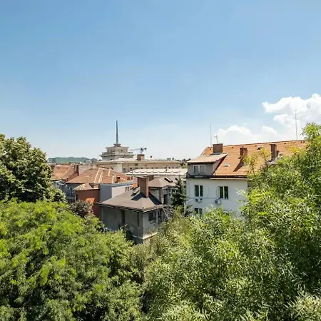 Lovely 1-bdr With View Of Cathedral Διαμέρισμα