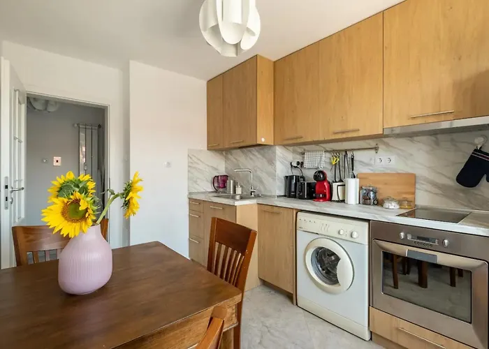 Lovely 1-bdr With View Of Cathedral Apartament *