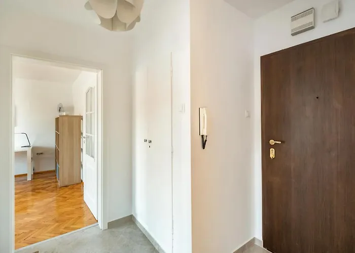 Lovely 1-bdr With View Of Cathedral