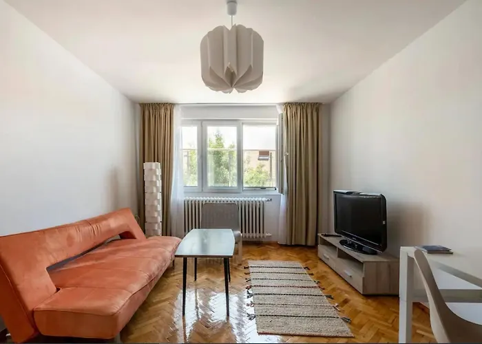 Lovely 1-bdr With View Of Cathedral